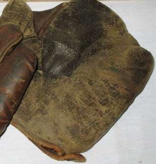 c. 1910's Fielders Mitt Front